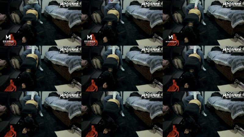 【短片x20】大三眼鏡妹的反差感也太強了吧