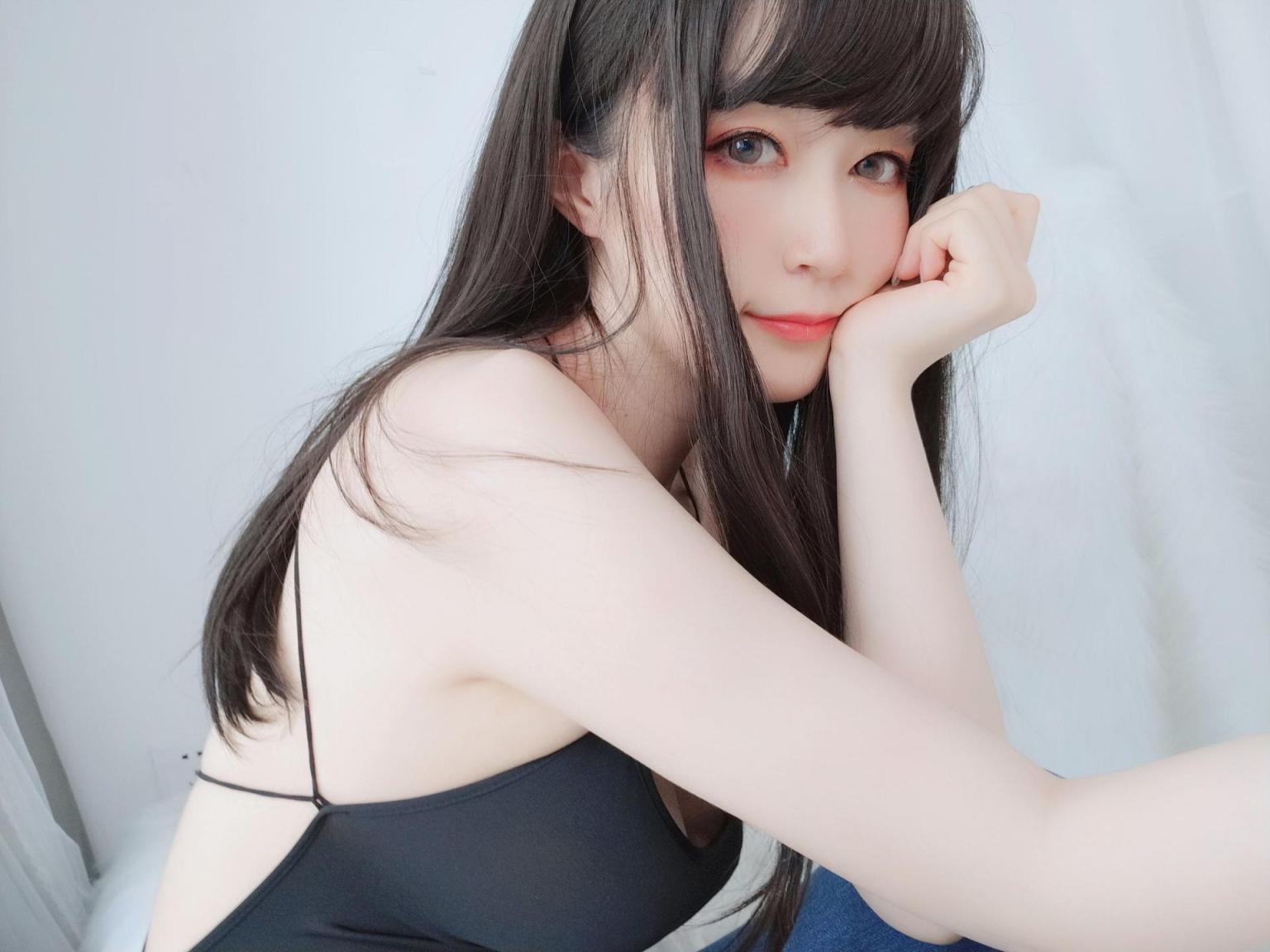 【套圖x24】頂級少婦的極品M腿～菊花和騷穴也是超級粉嫩[28P]