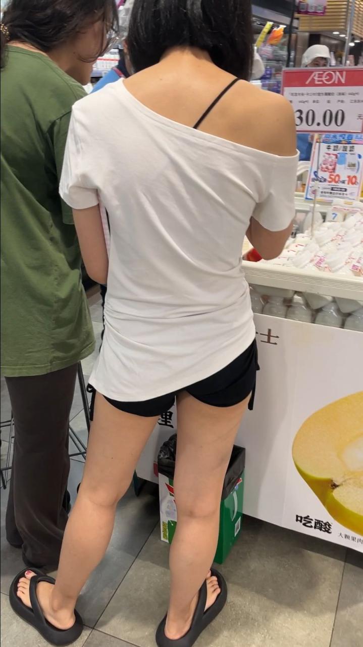 贵在真实，白丝白丝，大腿大腿~[13P]