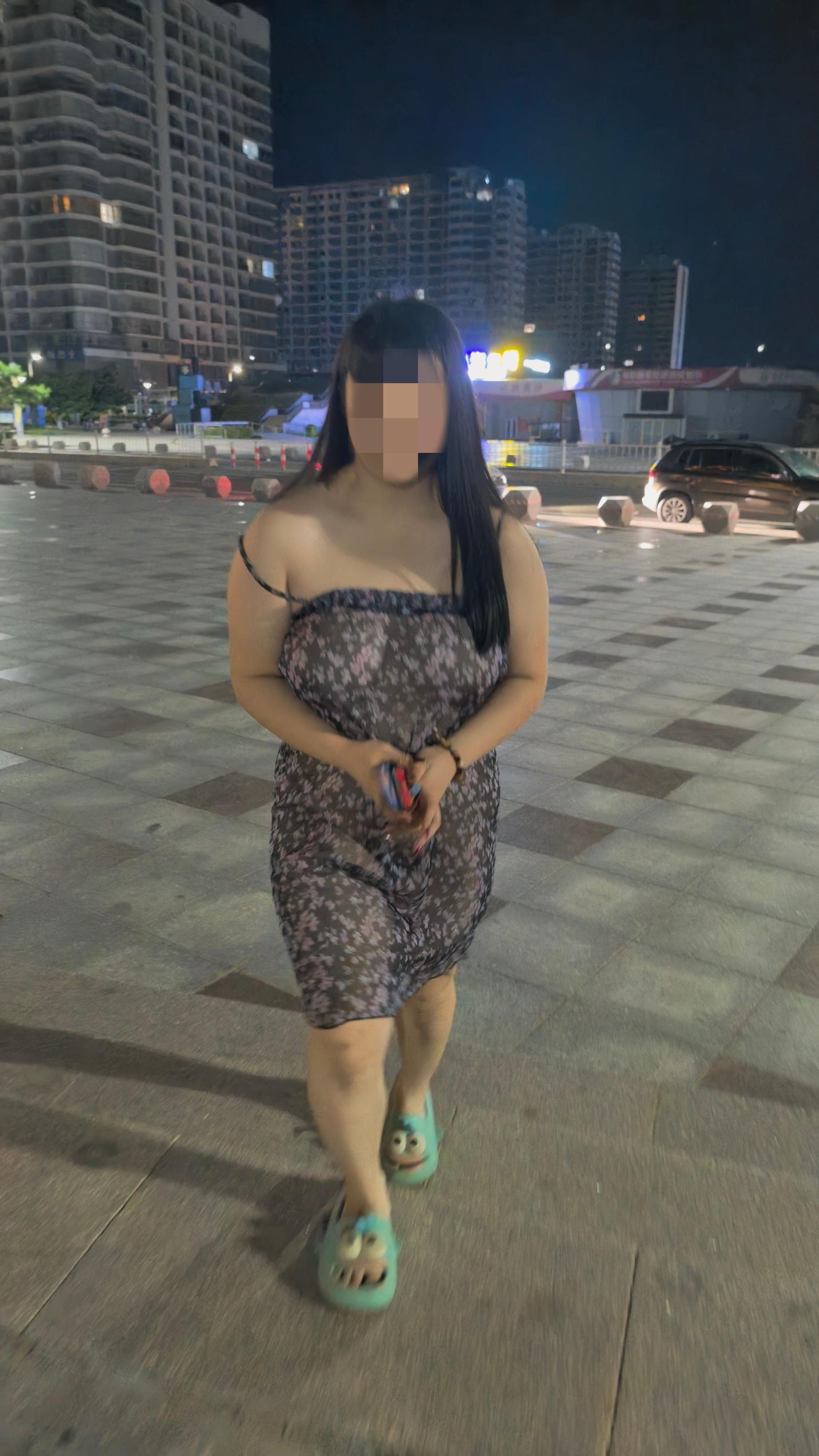 路边公园露出，巨乳肥臀，无惧周边车来车往[37P]