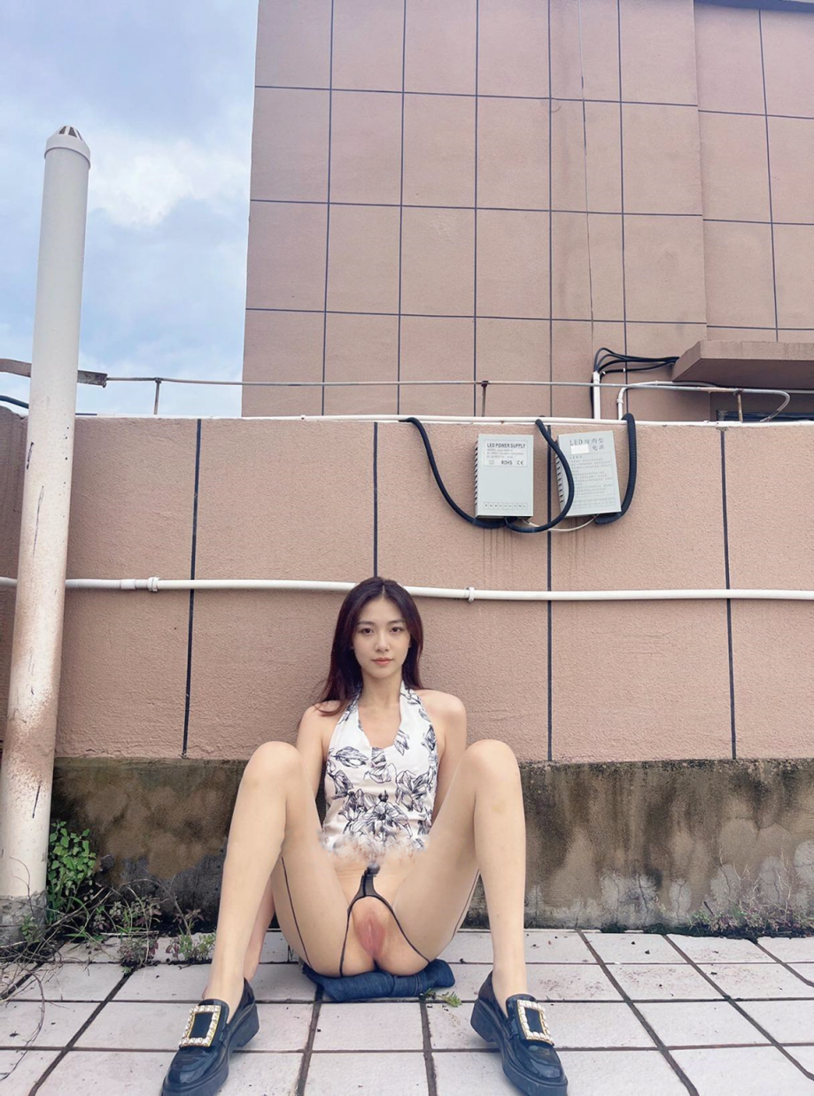 别人家的她她她，就是乳此稳重、乳此美丽、乳此动人[28P]