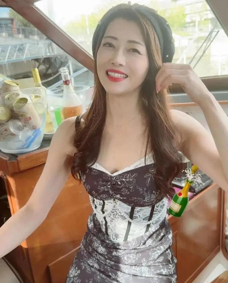 北条麻妃：熟女界天花板！人间尤物，人美身材好[23P]